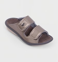 Chaussures orthopédiques à la maison