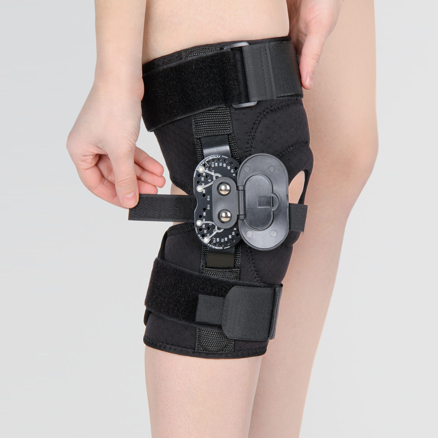 Genouillère articulée avec réglage de l'angle de flexion KS-RPA